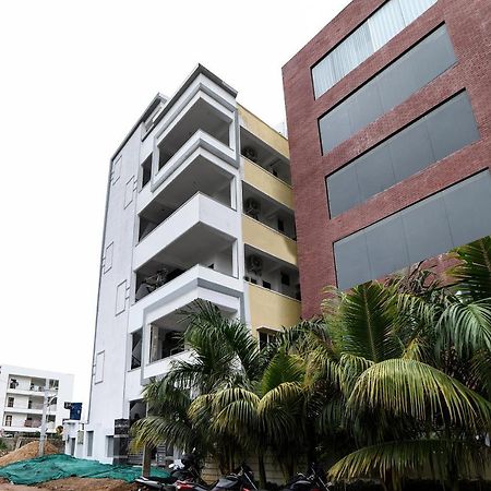 Oyo 16606 Iconic Living Hotel Hyderabad Luaran gambar