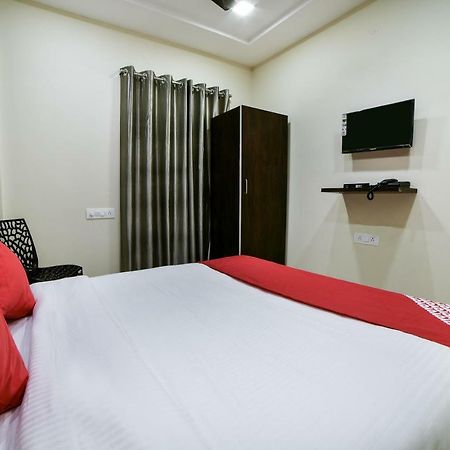 Oyo 16606 Iconic Living Hotel Hyderabad Luaran gambar