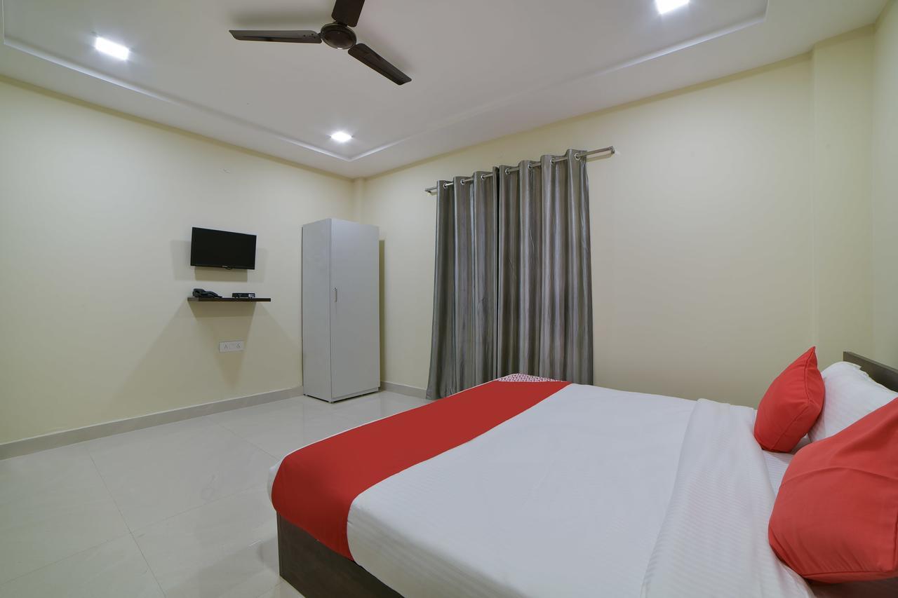 Oyo 16606 Iconic Living Hotel Hyderabad Luaran gambar