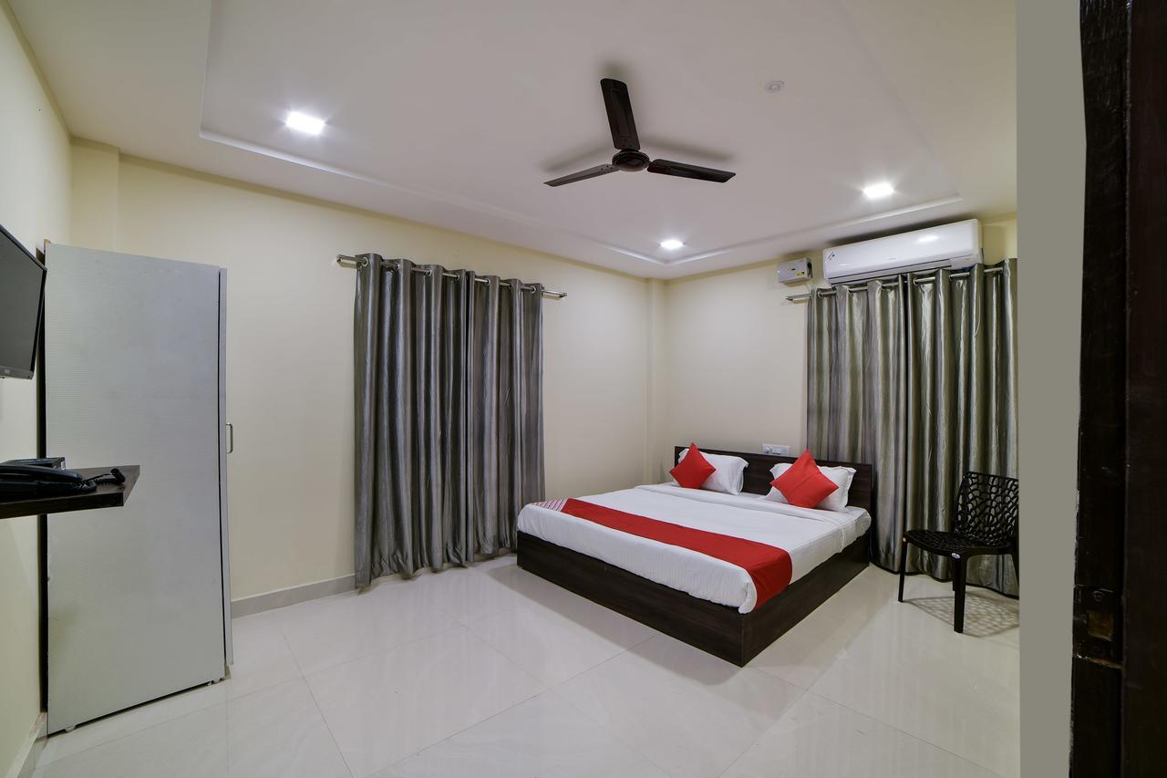 Oyo 16606 Iconic Living Hotel Hyderabad Luaran gambar