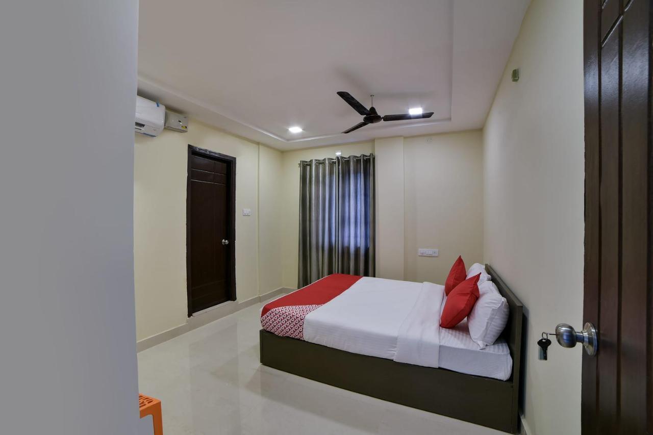 Oyo 16606 Iconic Living Hotel Hyderabad Luaran gambar