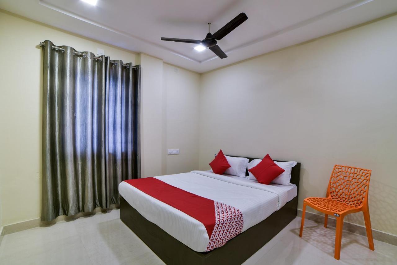 Oyo 16606 Iconic Living Hotel Hyderabad Luaran gambar