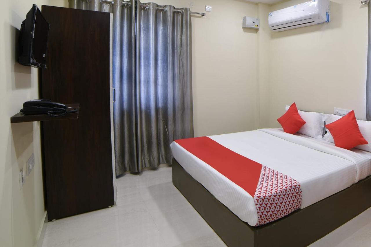 Oyo 16606 Iconic Living Hotel Hyderabad Luaran gambar