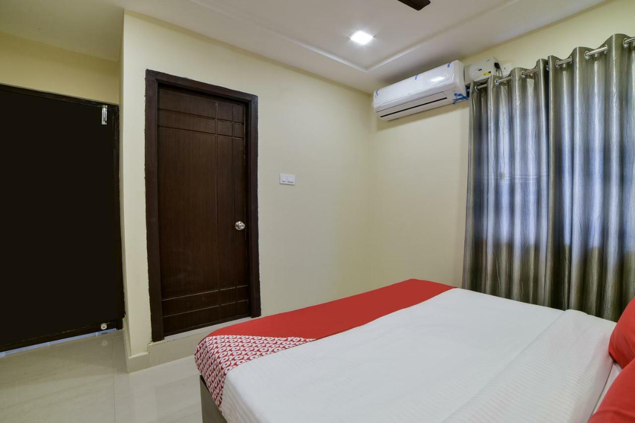Oyo 16606 Iconic Living Hotel Hyderabad Luaran gambar
