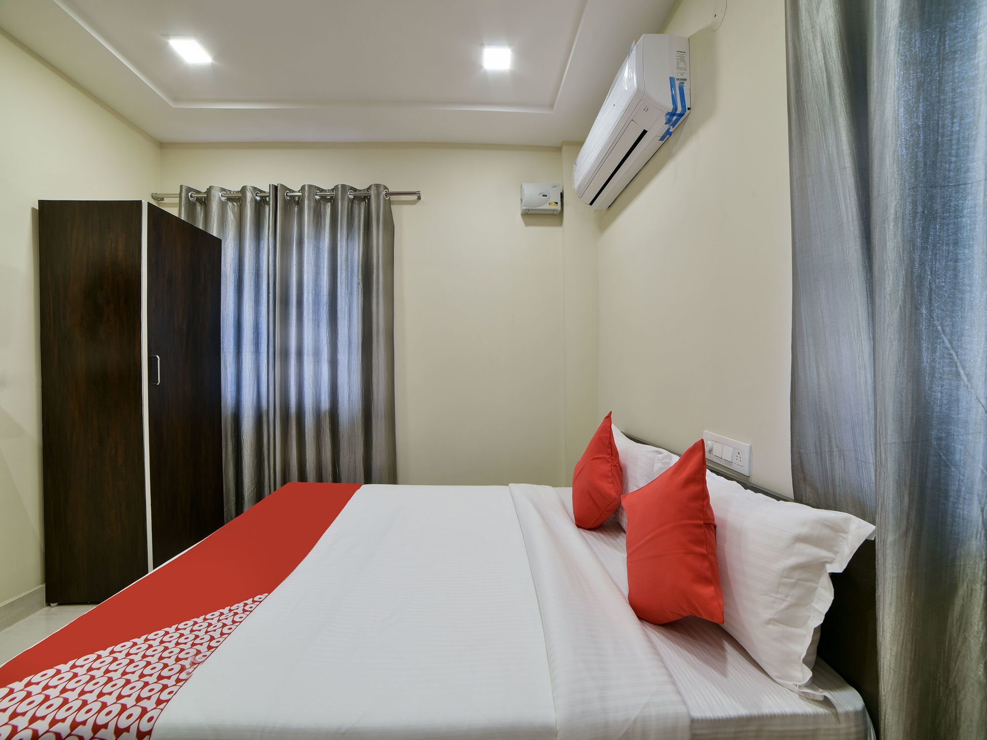 Oyo 16606 Iconic Living Hotel Hyderabad Luaran gambar