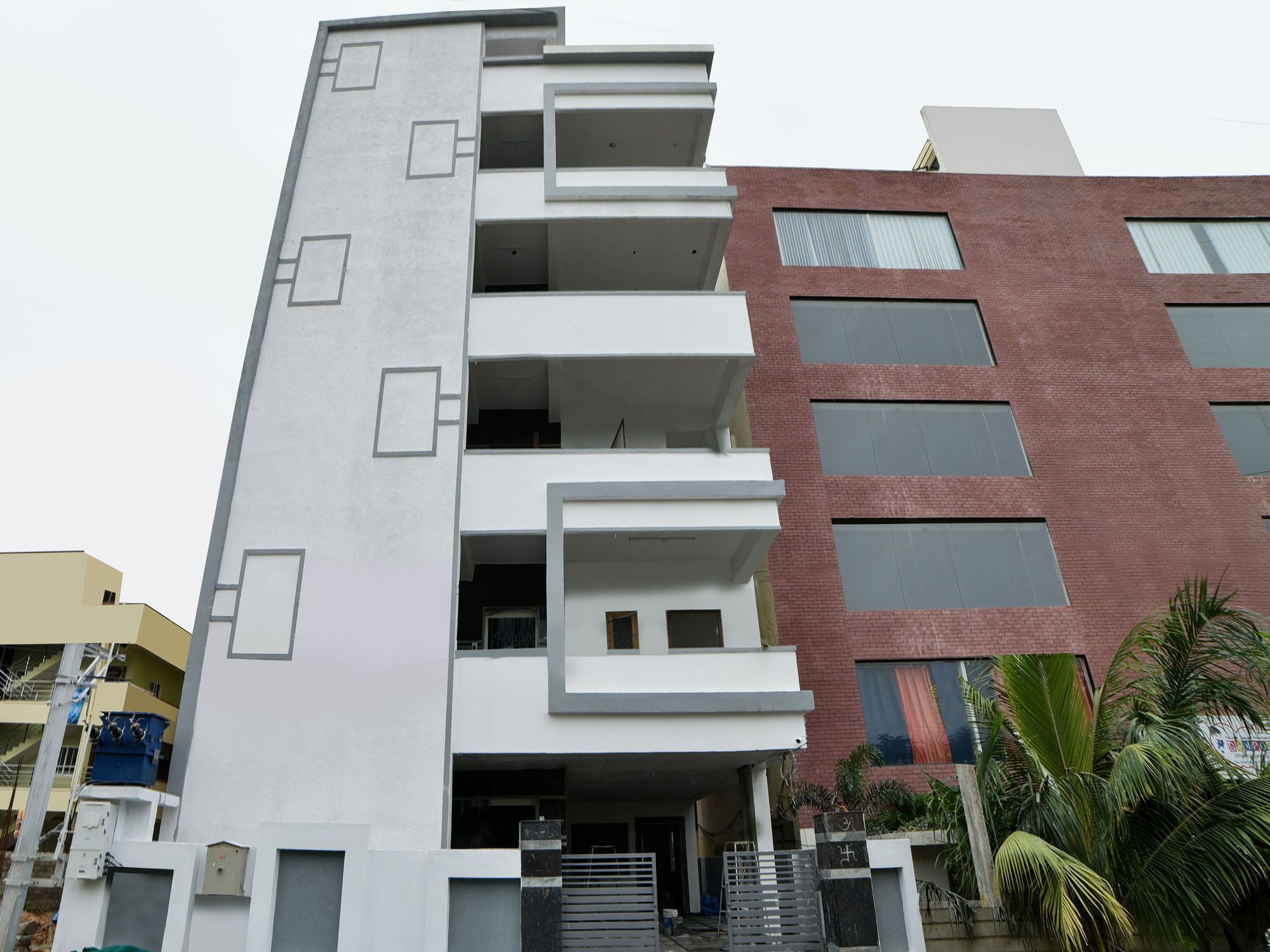 Oyo 16606 Iconic Living Hotel Hyderabad Luaran gambar